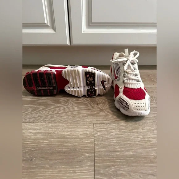 Women’s Zoom Spiridon Cage 2
'Cardinal Red' Size 9 Women/ 7.5 Men - Picture 4 of 6